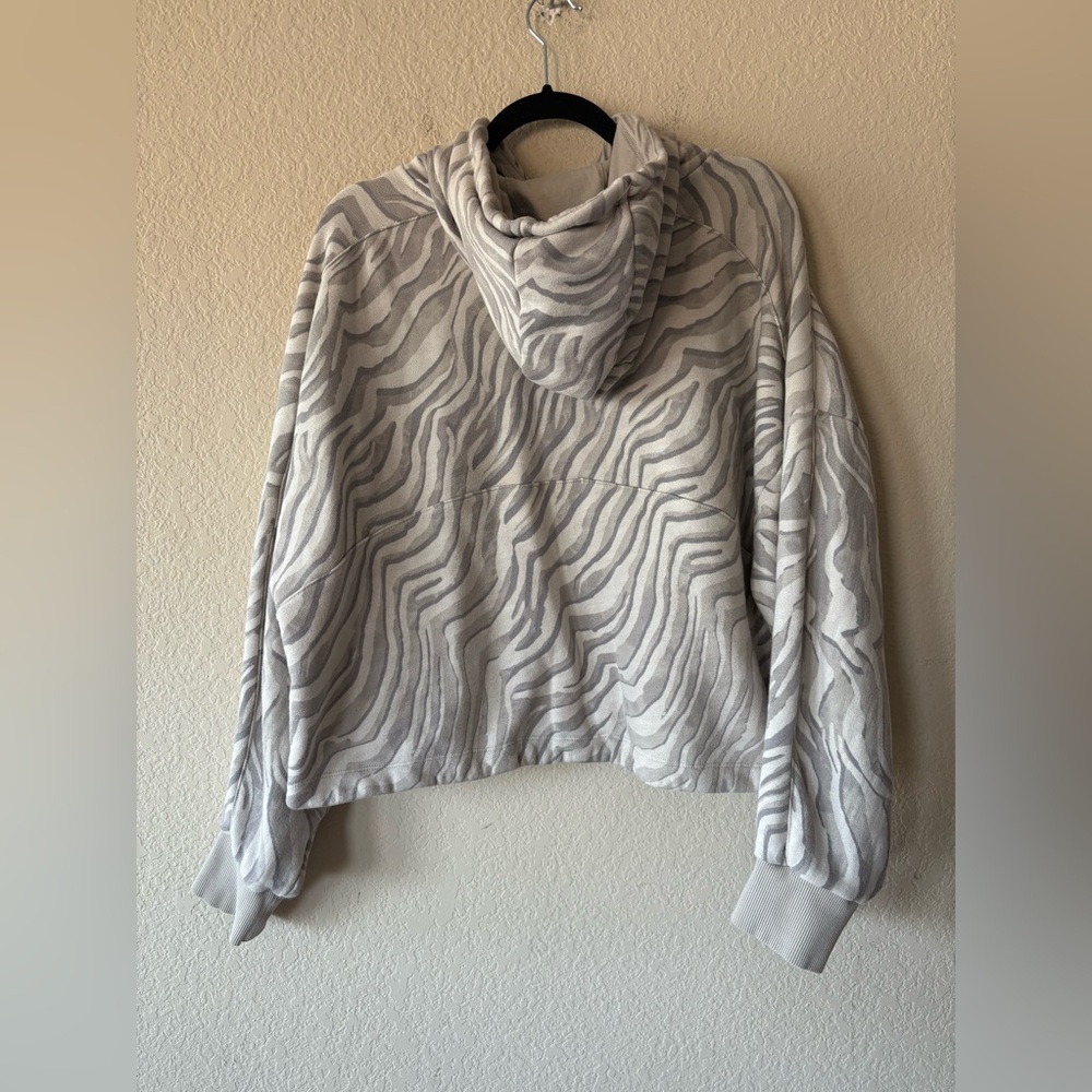 Sweaty Betty Essentials Hoodie Zebra Pullover Boxy Cropped Sweatshirt, XXL Gray - Picture 10 of 10